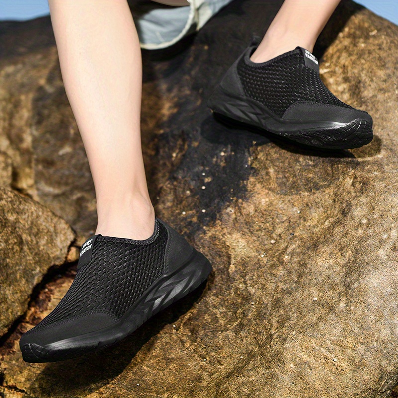 mens mesh breathable lightweight slip on casual shoes for traveling jogging details 2